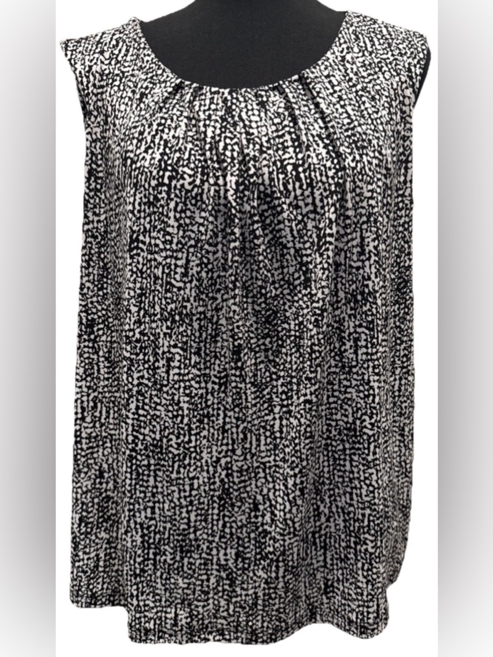 Calvin Klein Women's Sleeveless Black & White Blouse, Size 2X - Picture 4 of 14
